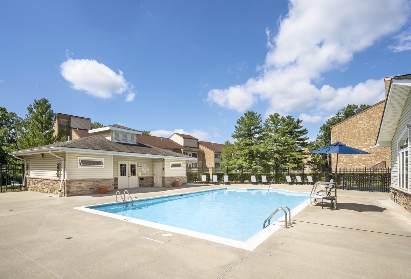 The Apartments at Elmwood Terrace Image 1
