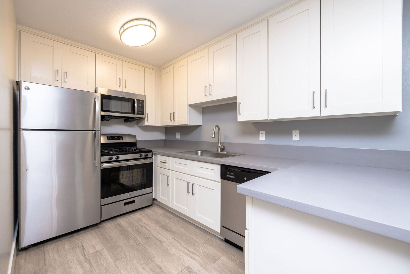Placita Park Apartments Image 2