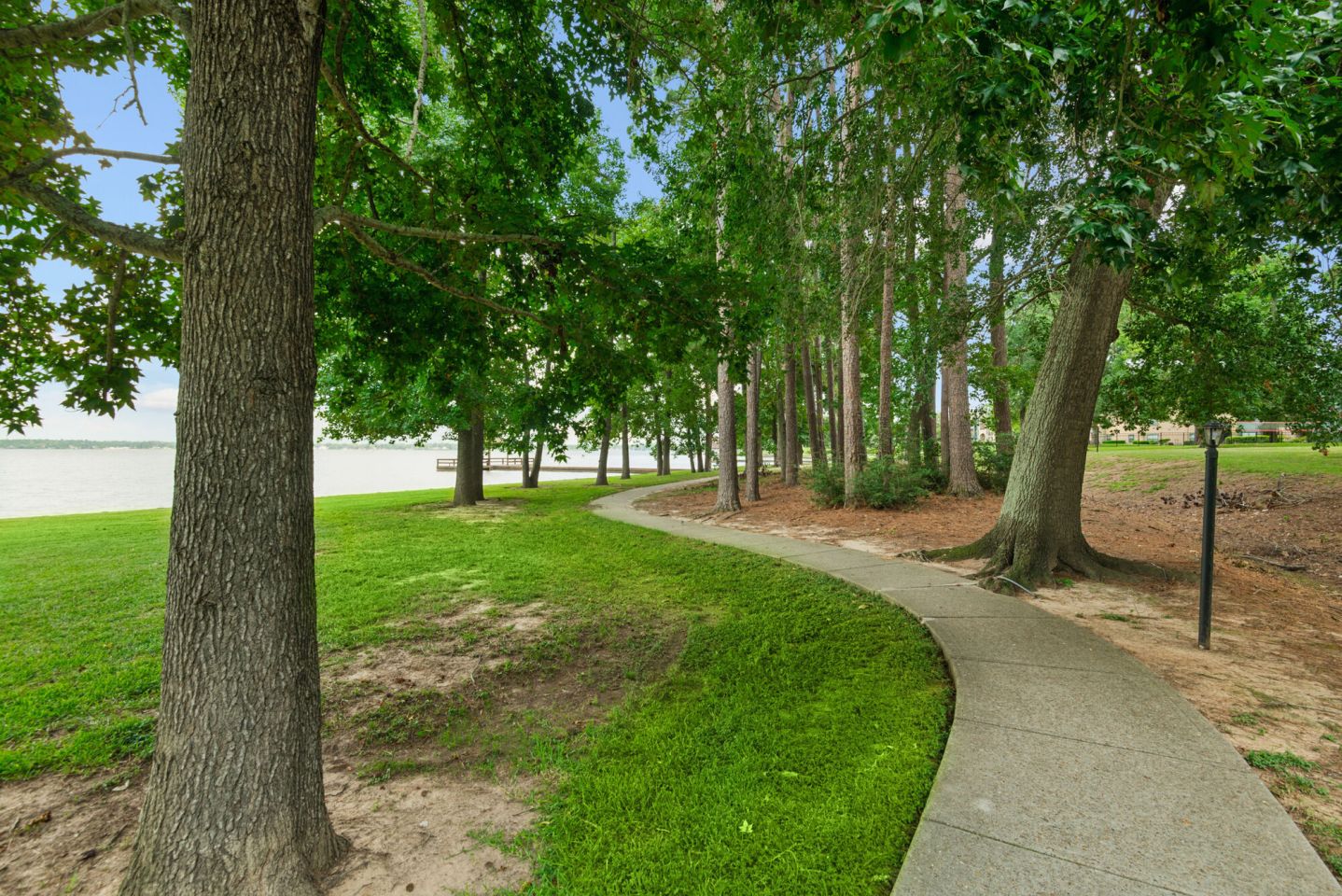 Lakeshore Villas Image 38