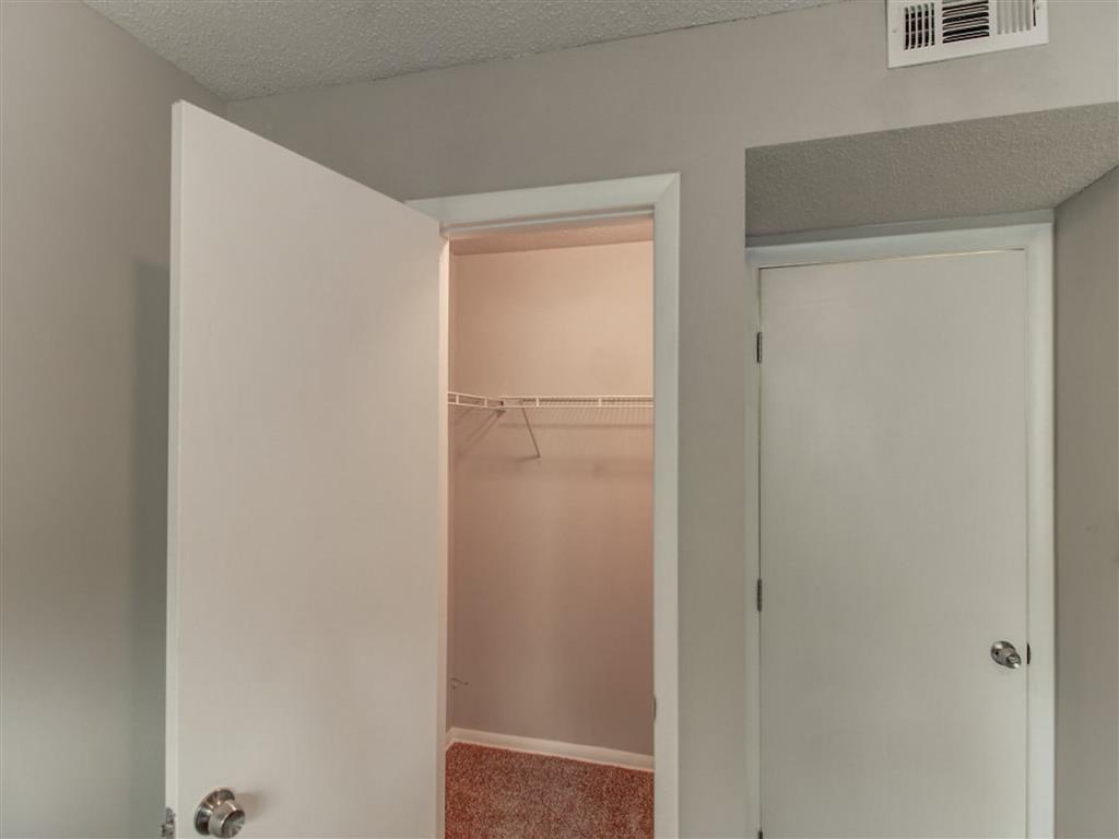 Hub at 934 Apartments Image 22