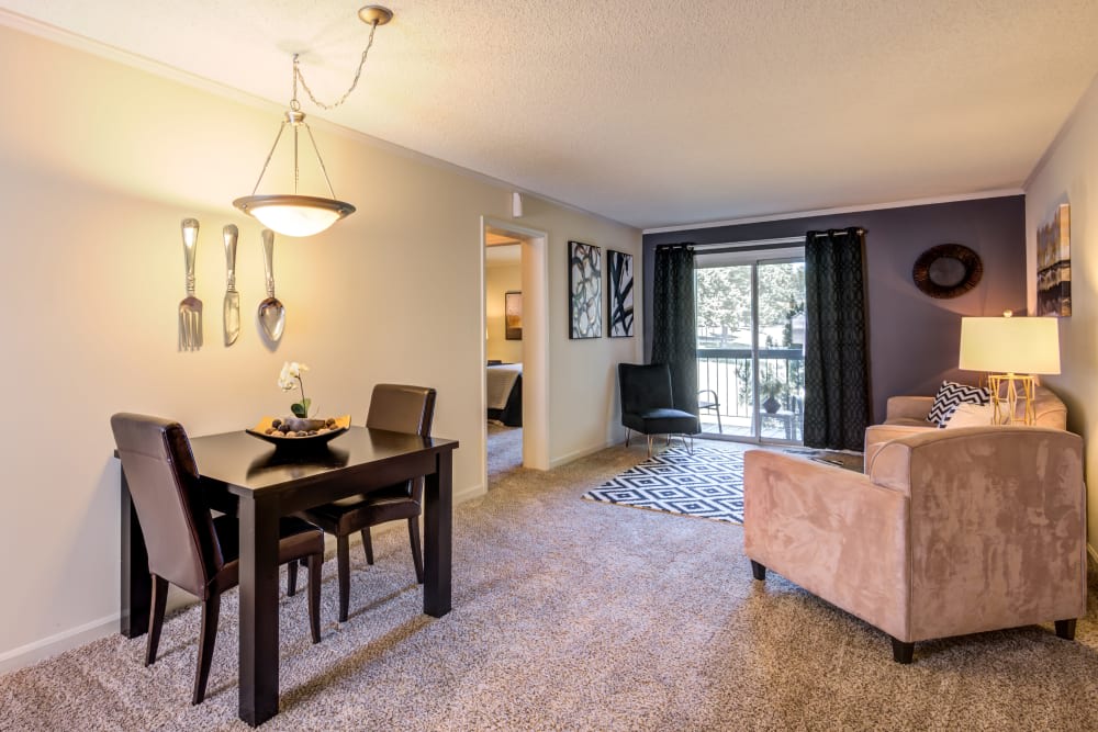 Coach House Apartments Image 19