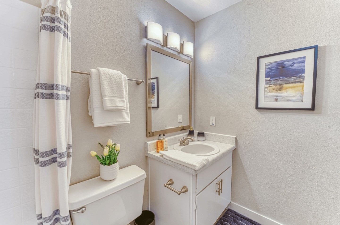 Las Brisas Apartment Homes Image 12