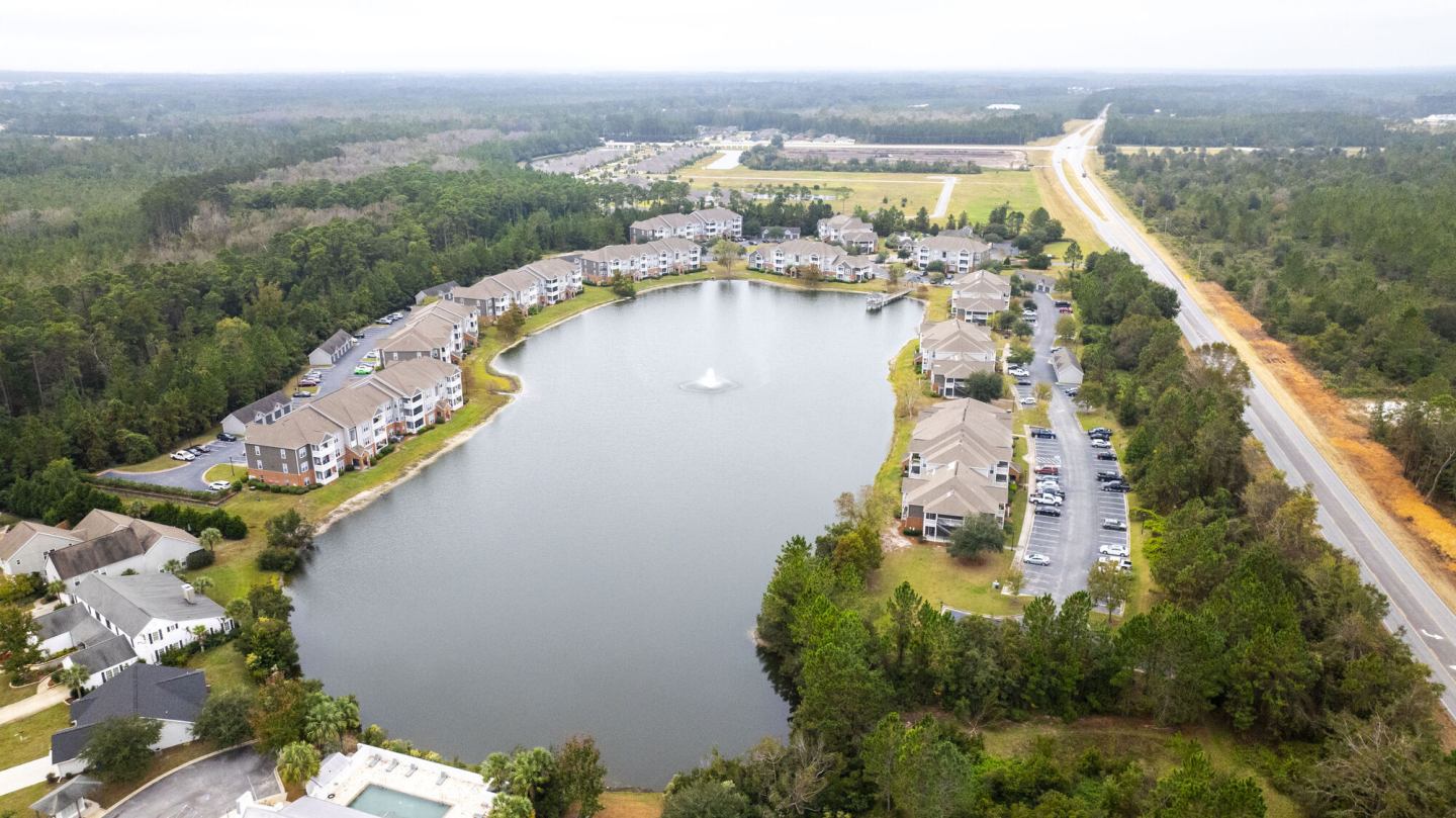 Odyssey Lake Apartments Image 5
