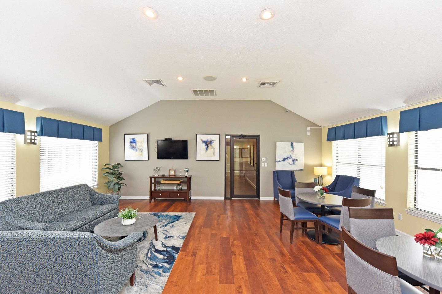District at Hamilton Place Apartments Image 23