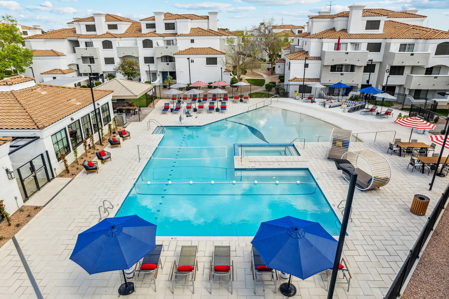 909 West Image 1