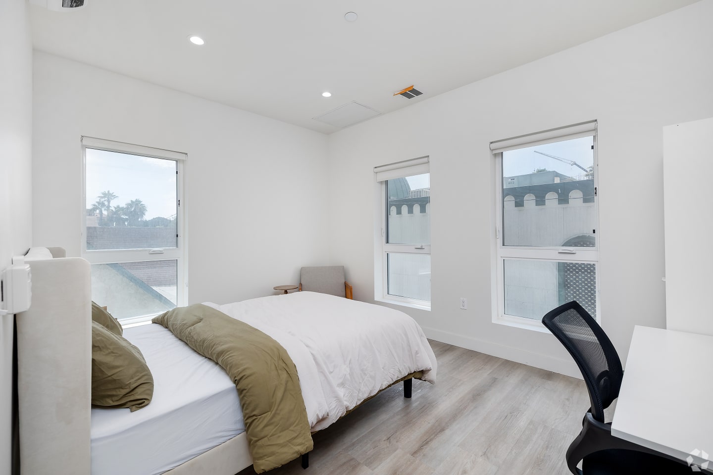1128 W 37th Drive - Co-Living Image 7