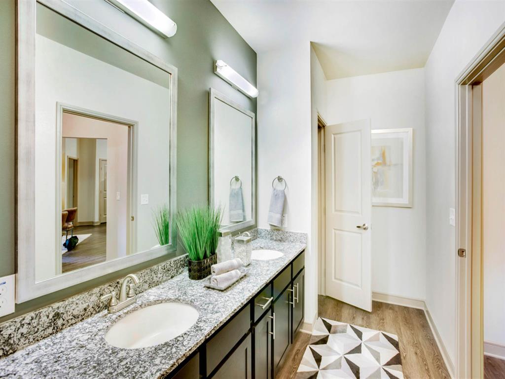 Fountain Pointe Las Colinas Image 54