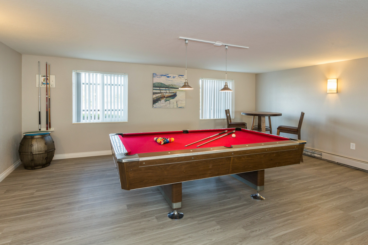 Newport Square Apartments Image 13