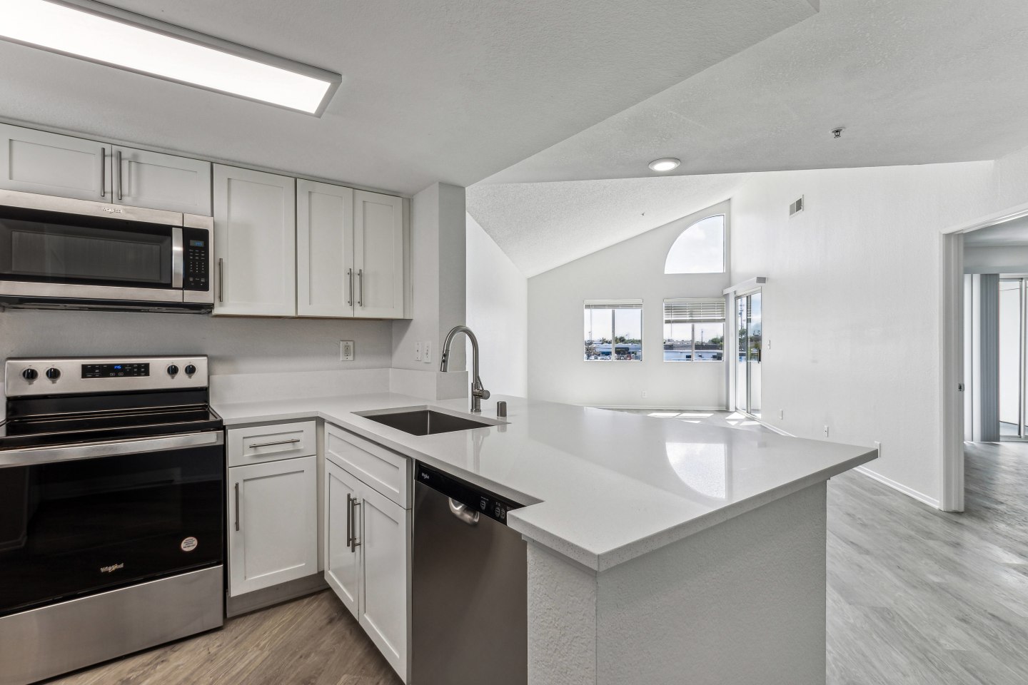 Newport Palms Apartments Image 12
