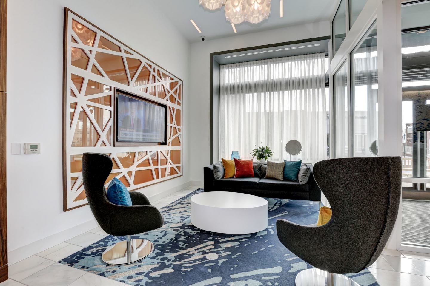 Solaire 7077 Woodmont Image 8