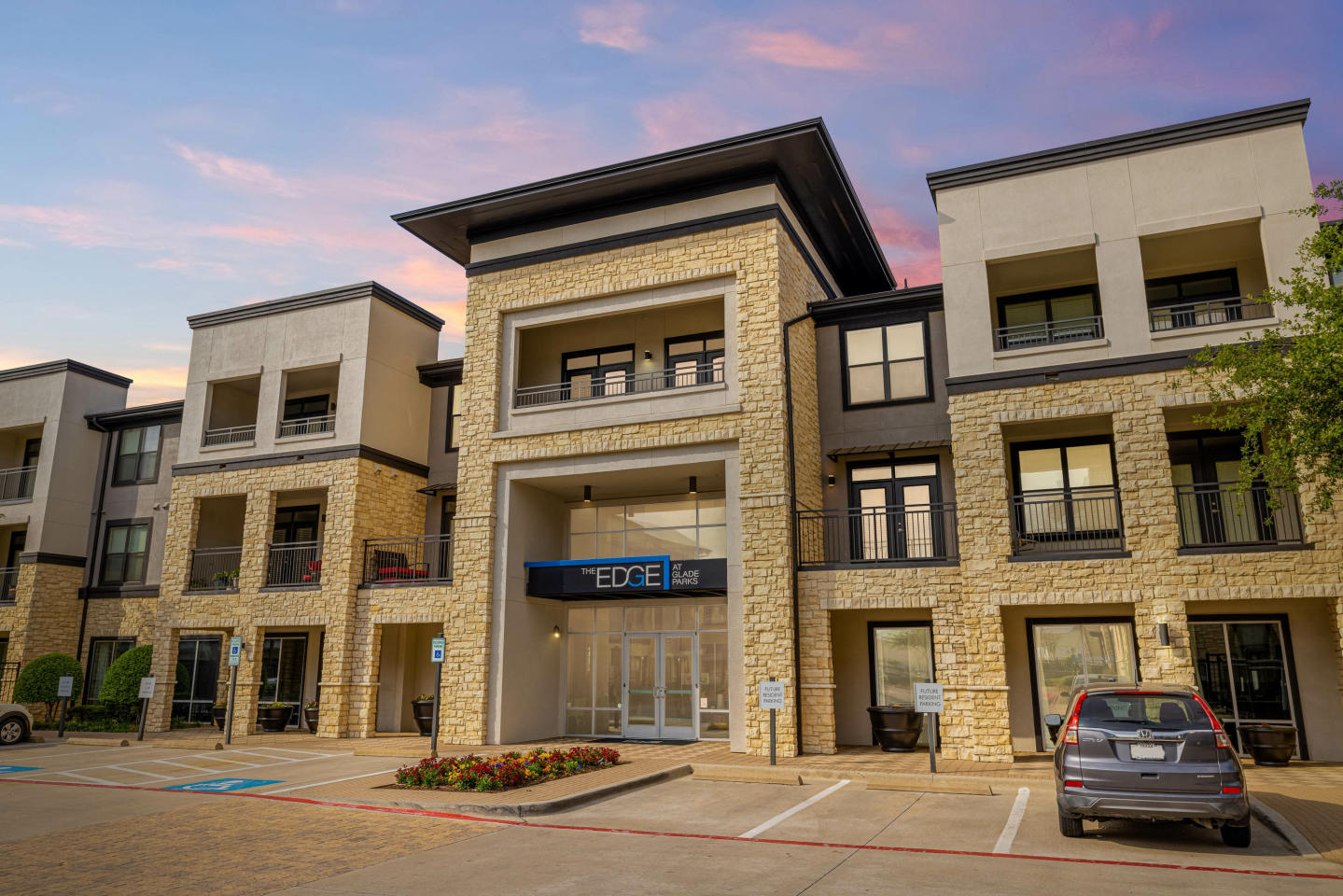 The Edge At Glade Park Apartment Image 9