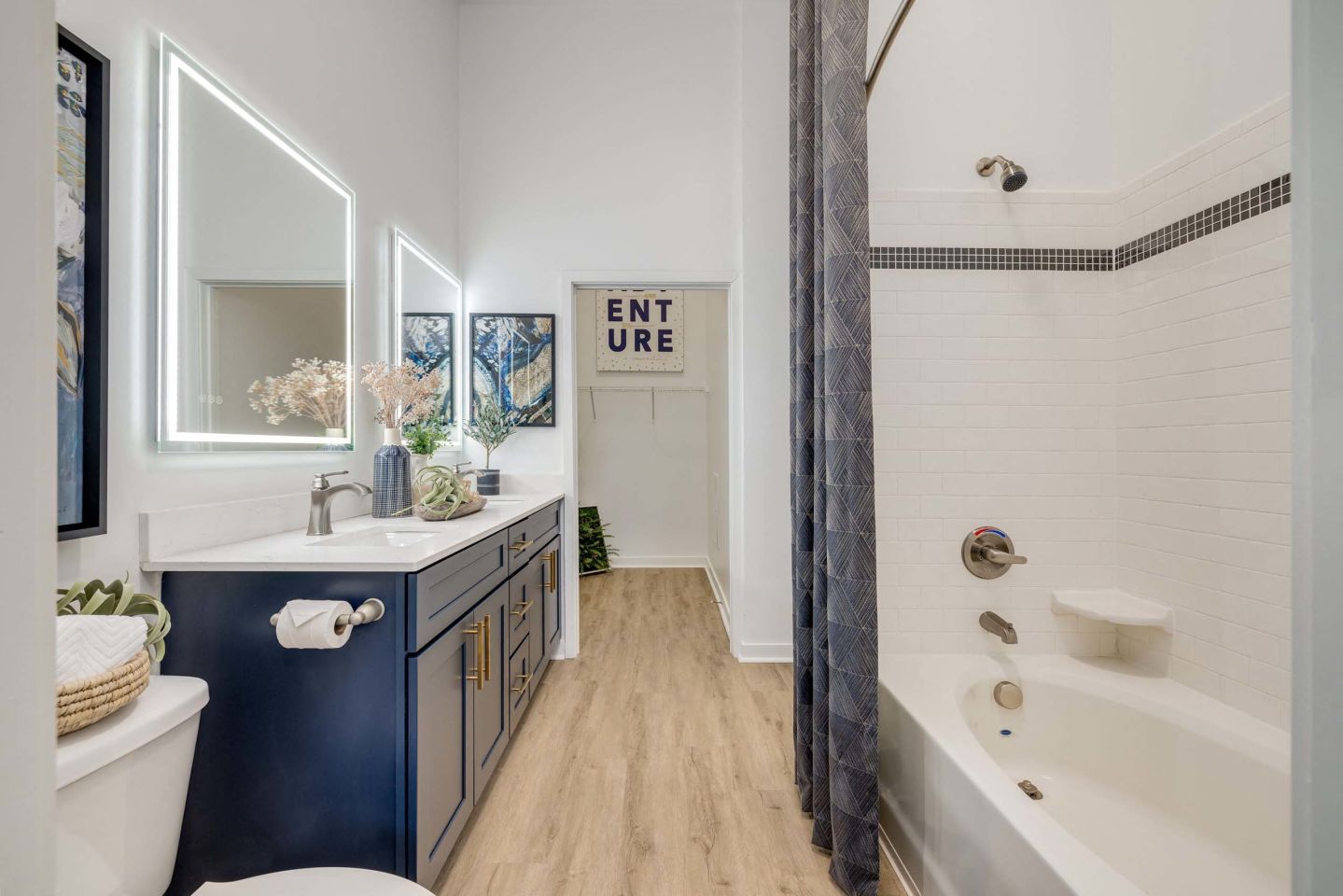 Midtown 205 Image 14