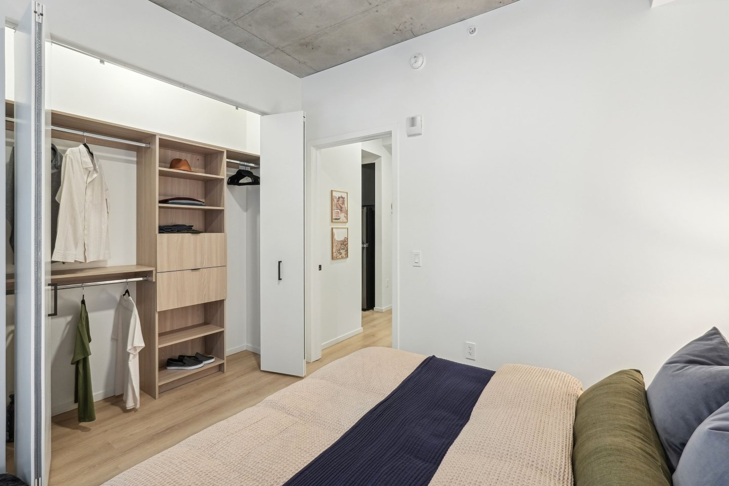 Velaris Living Image 12