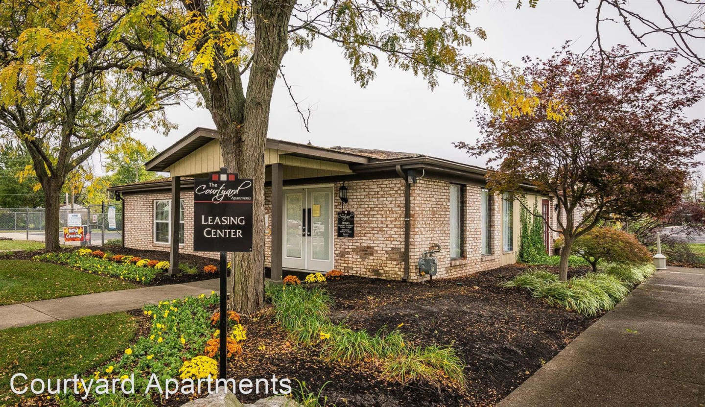 Courtyard Apartments Image 20