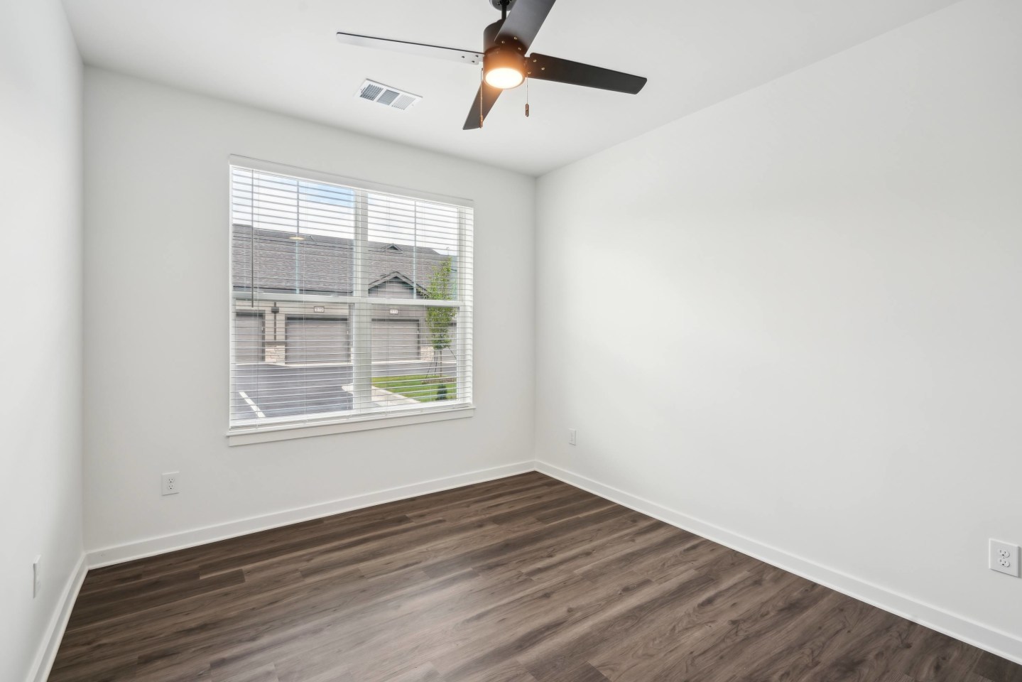 The Pullman Luxury Apartment Homes Image 51