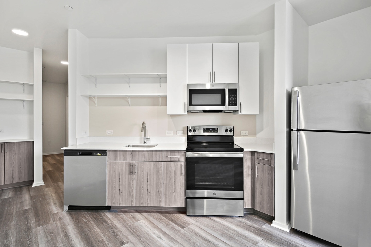 River House Apartments Image 16