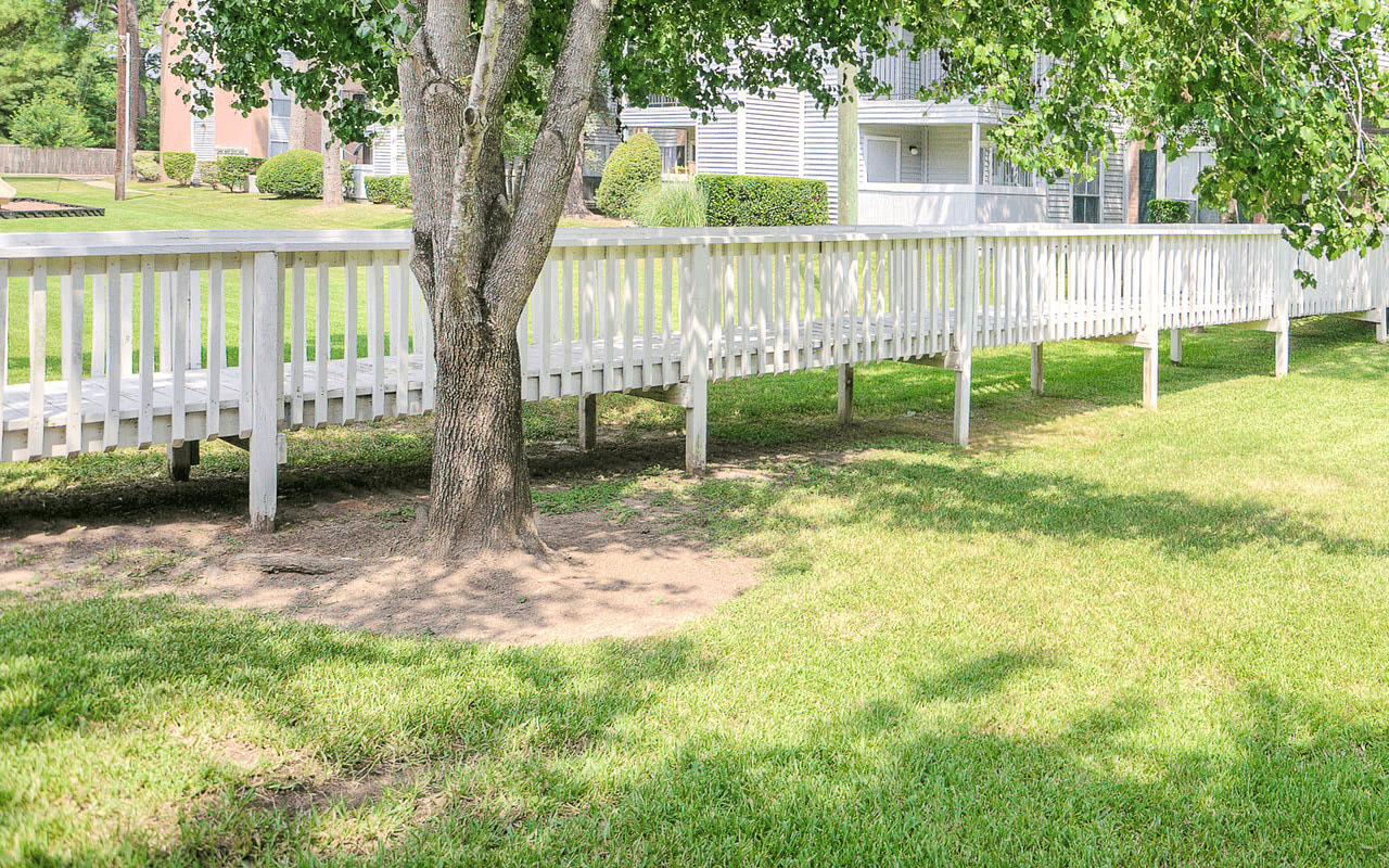 Brandon Oaks Apartments Image 13