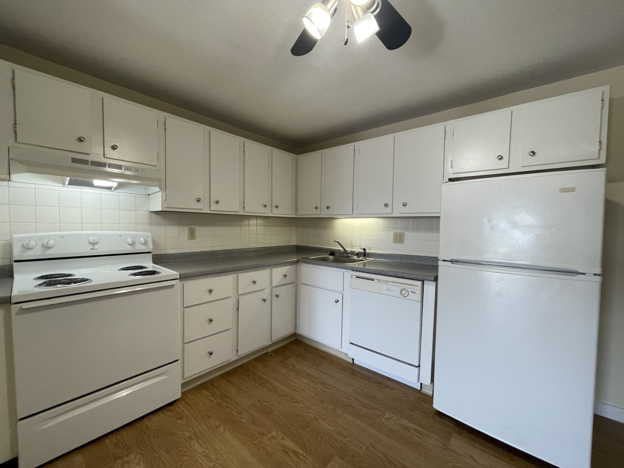 Eastern Trails Apartments and Storage Image 15