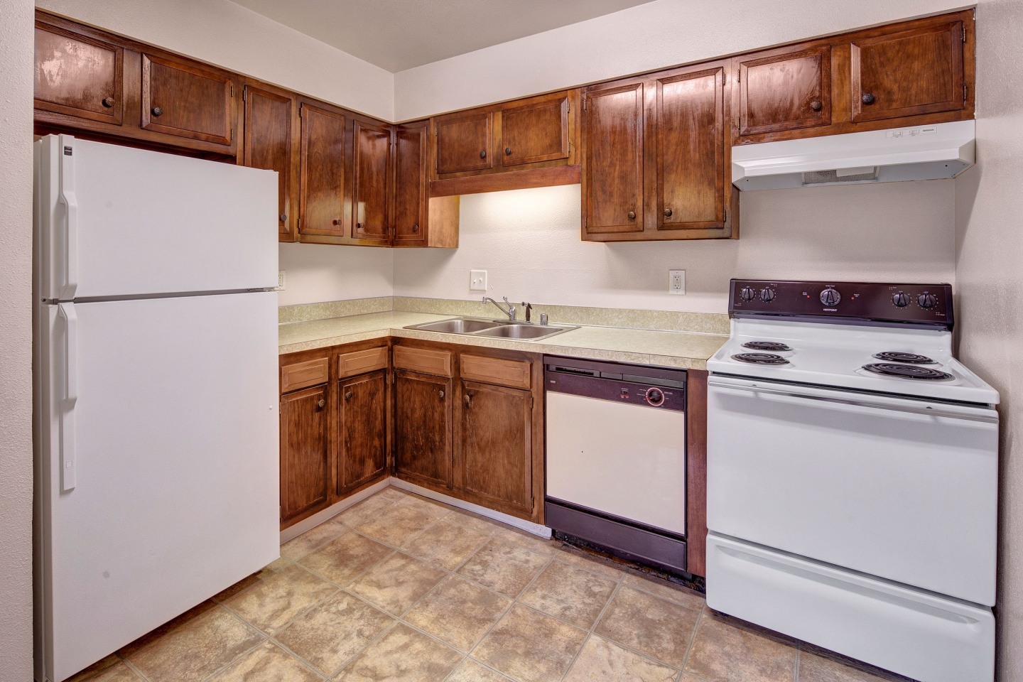 The Castle Apartment Homes Image 1