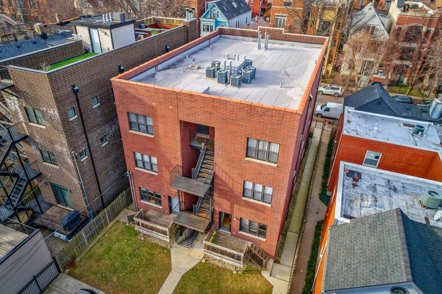3229-31 N Kenmore Image 3