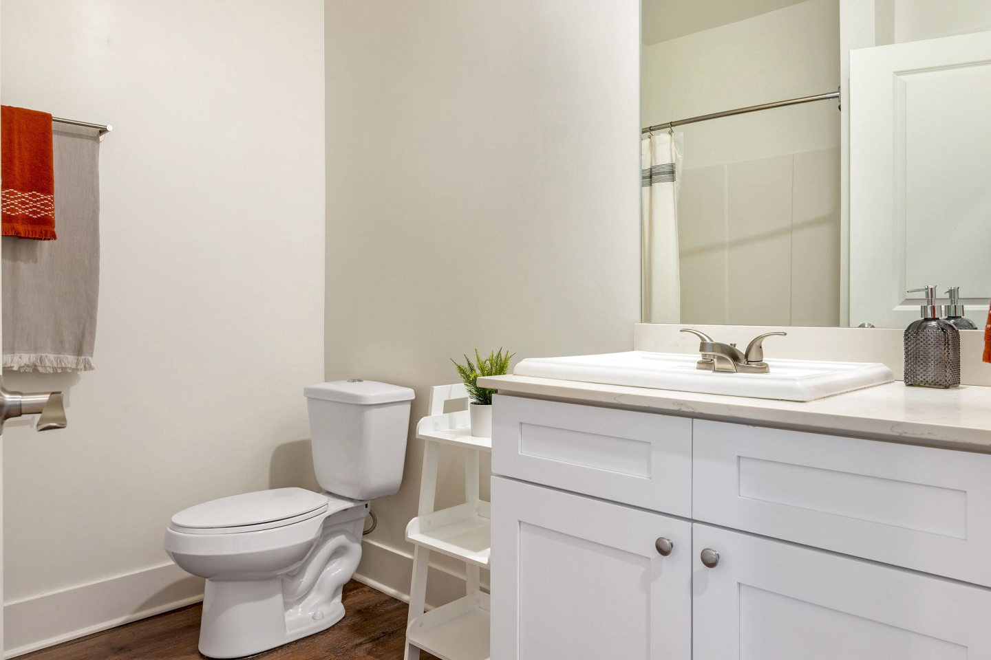 Pointe Grand Apartment Homes Image 12