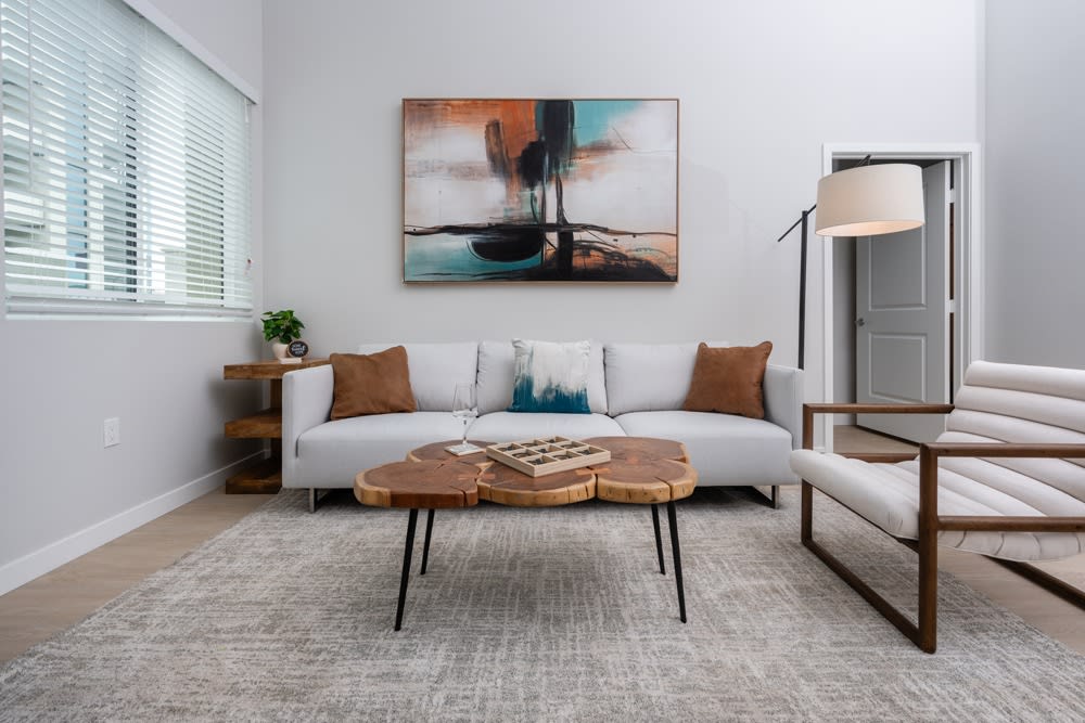 Downtown Ontario Luxury Apartments Image 40