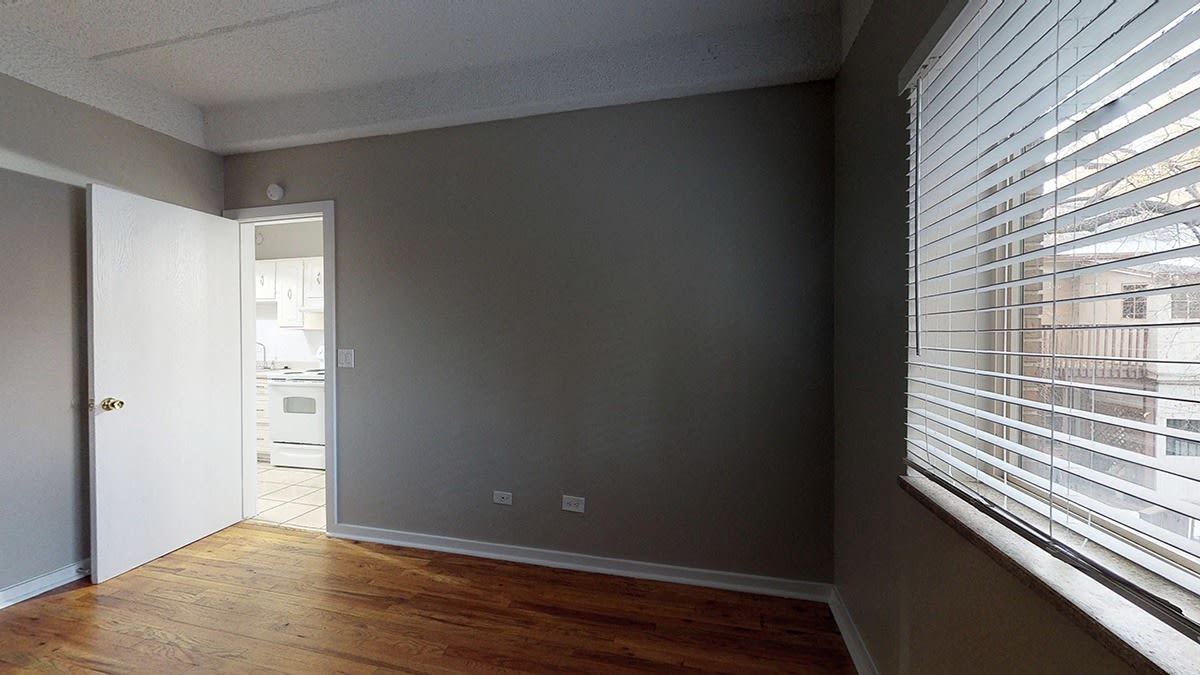 150 S Washington Image 12