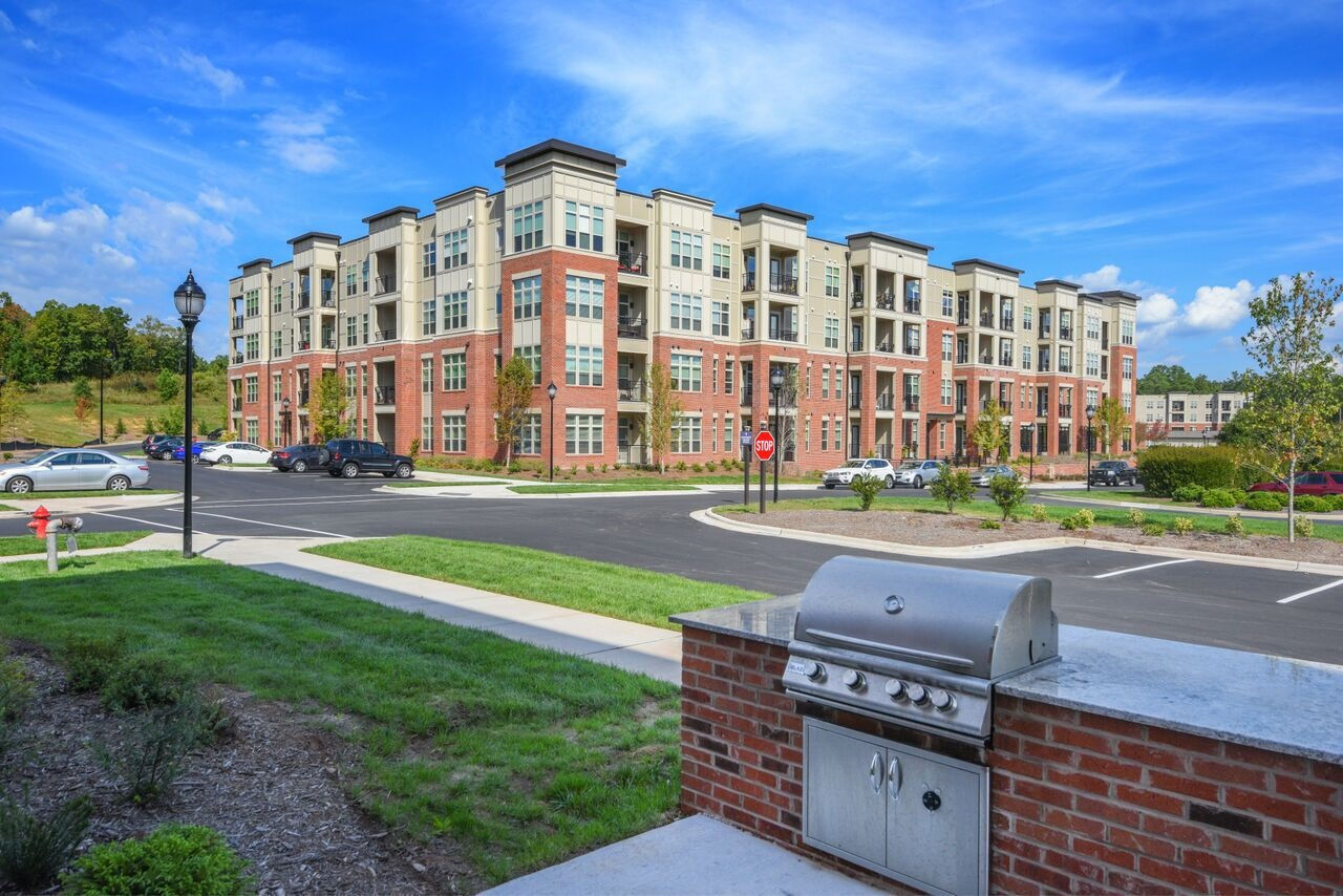 Apartments at Palladian Place Image 10