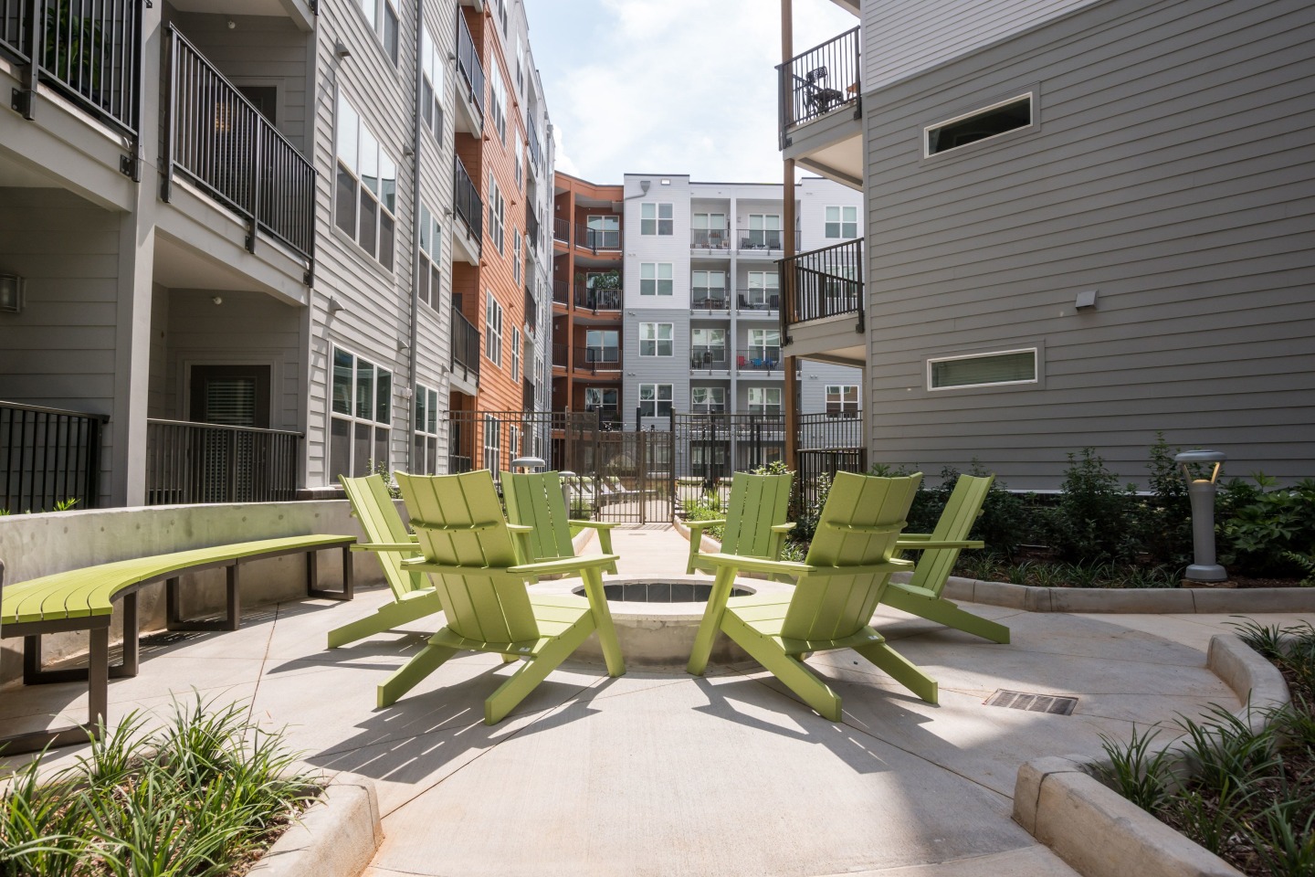 One 305 Central Image 16