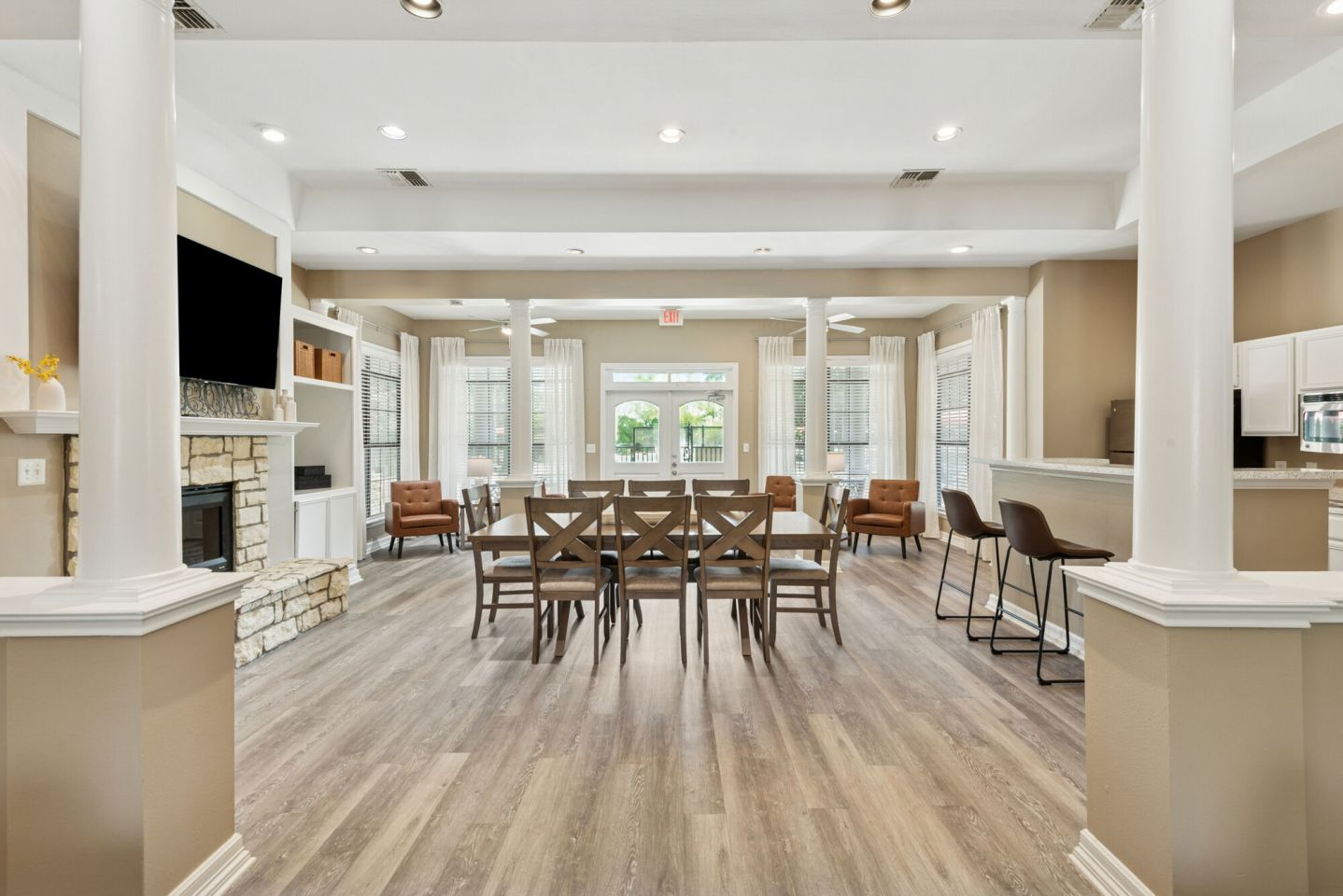 Lakeshore Villas Image 21
