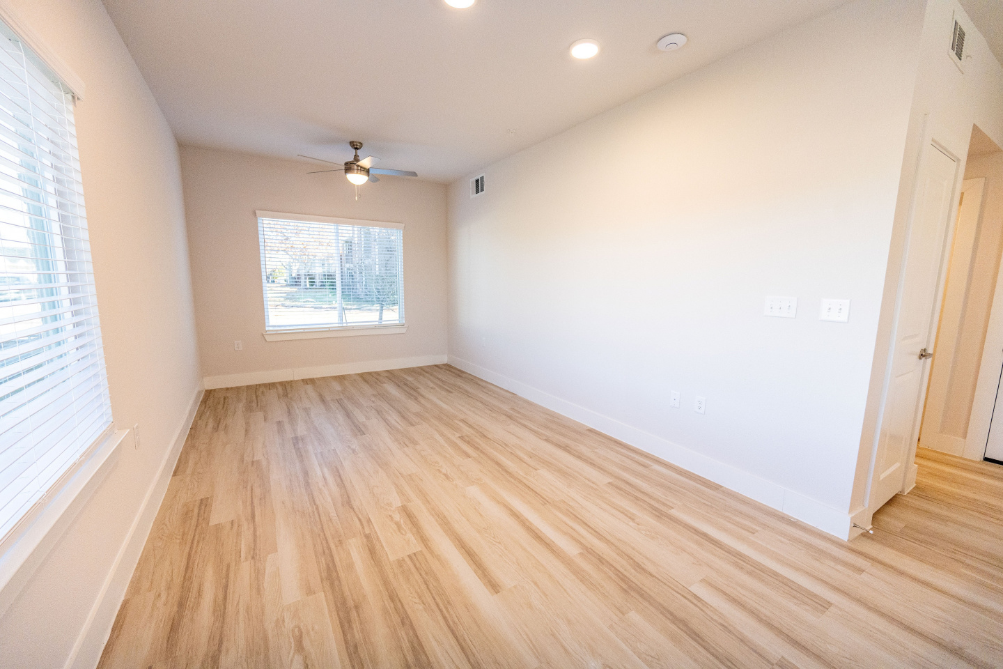 Ensign Apartments Image 4