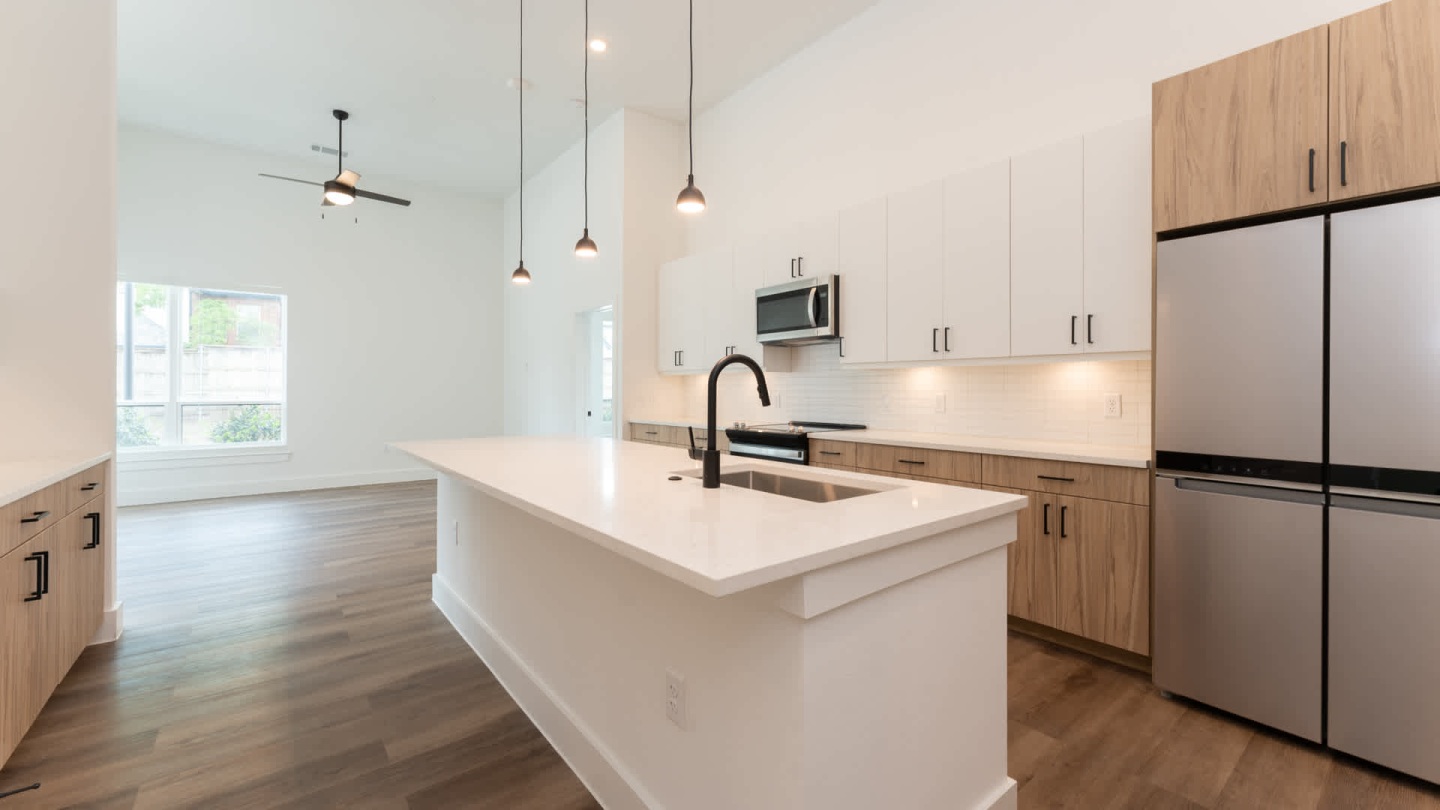 Lyle Apartments Image 125