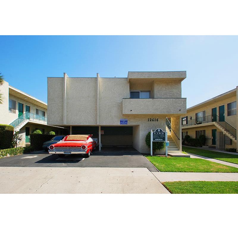 12616-12620 Caswel Avenue Image 3