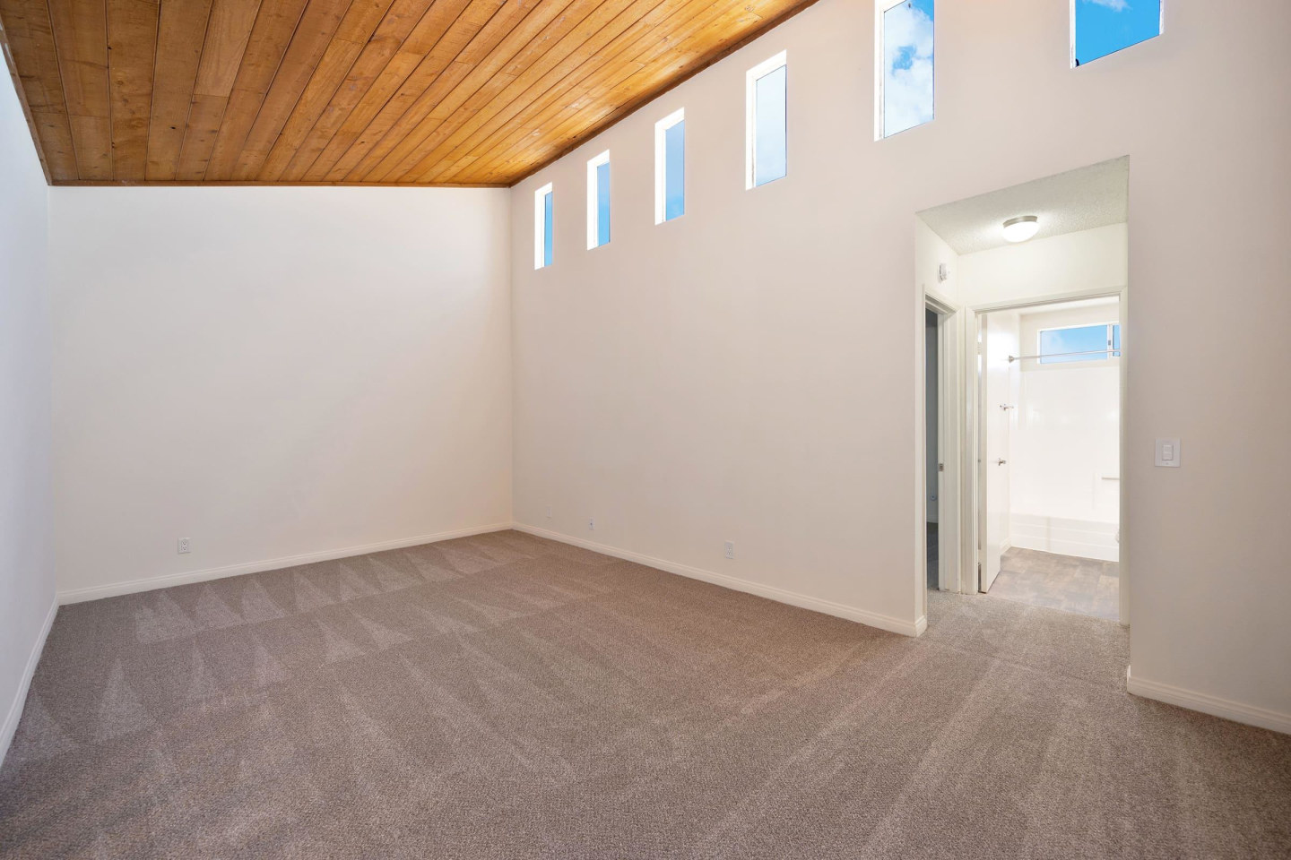 Elan Beachpointe Image 17
