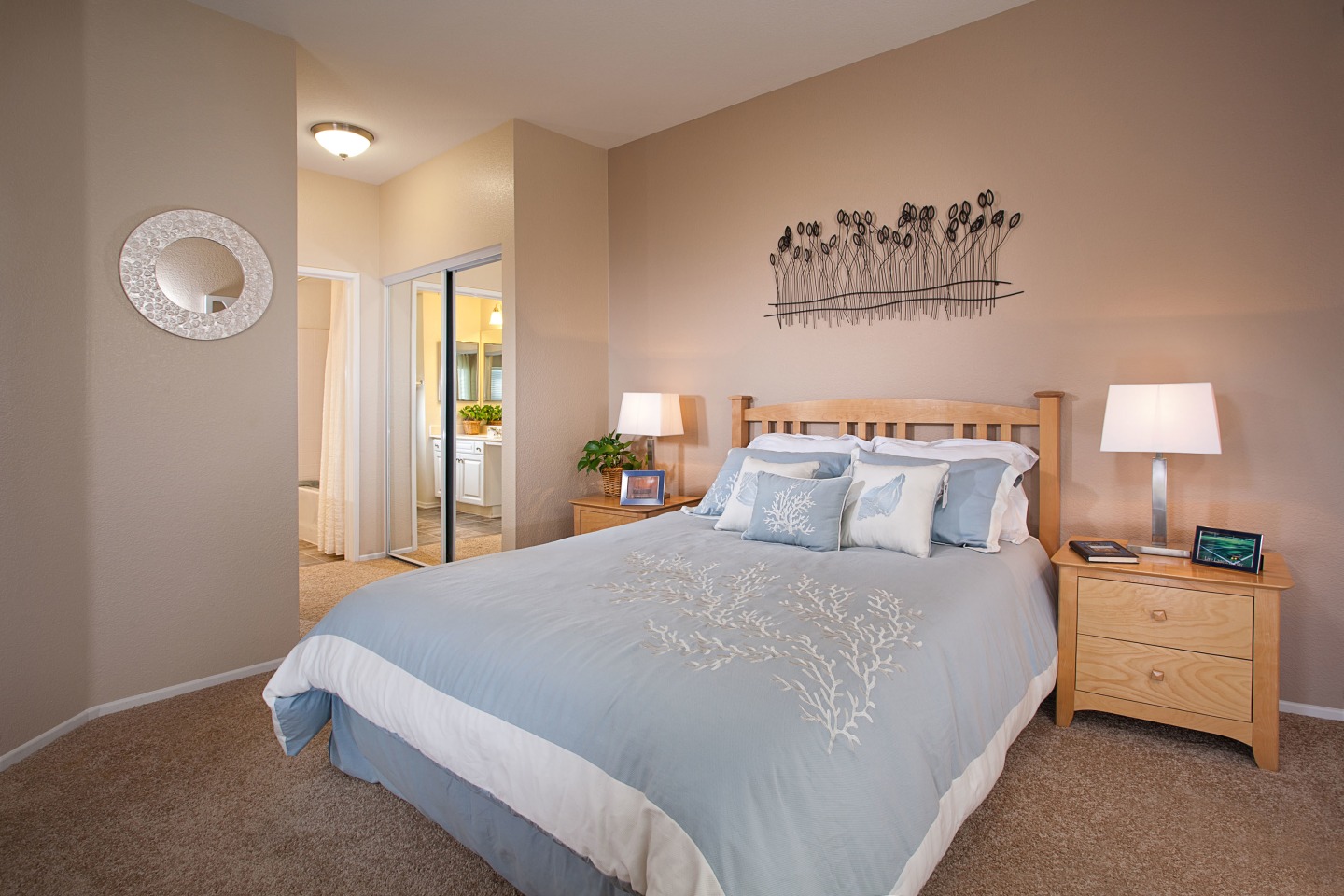 Del Mar Apartments Image 3
