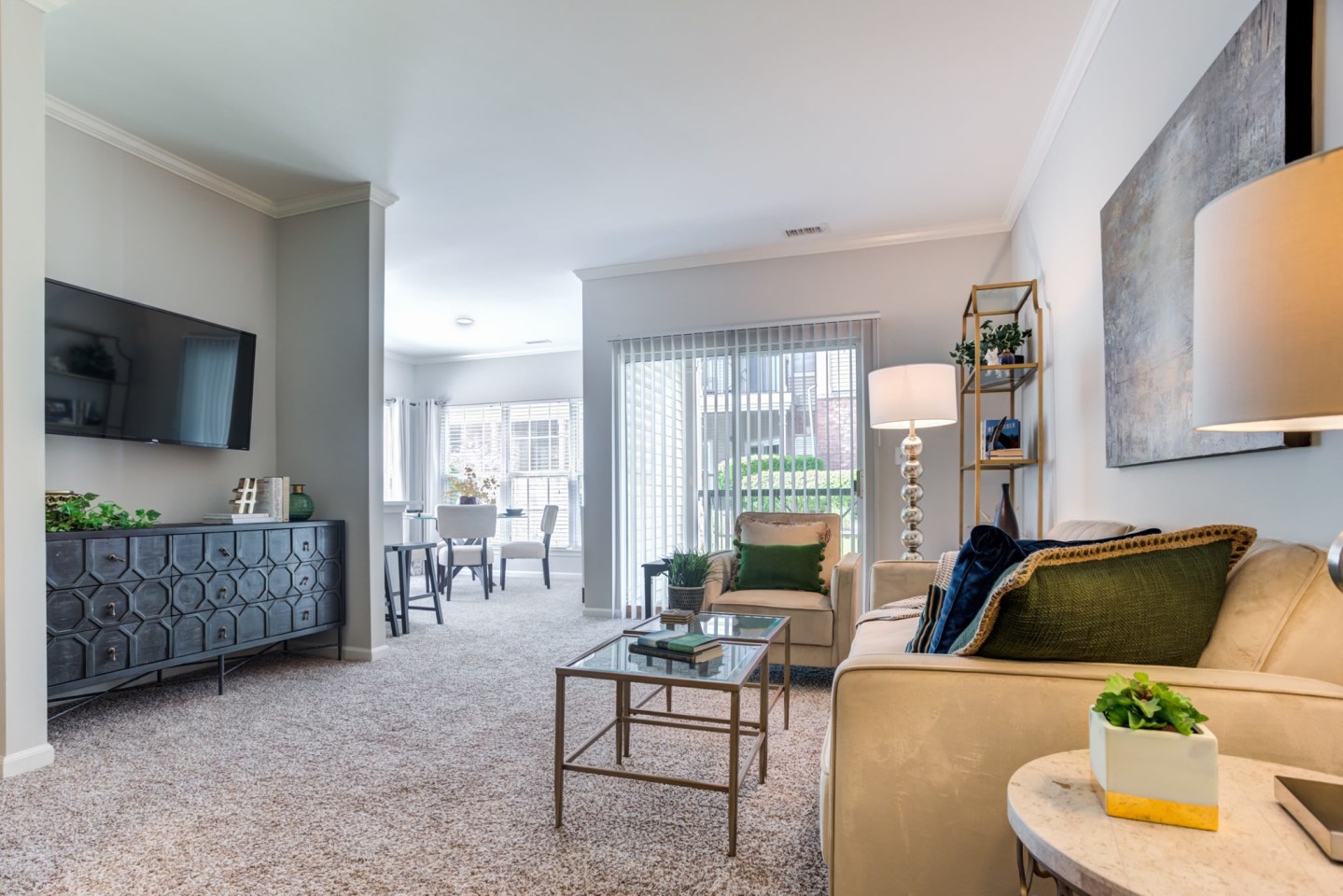 Dwell At Naperville Image 16