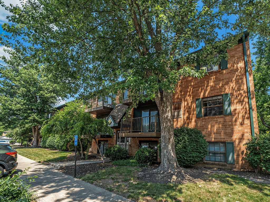 Cedarwood Village Image 31