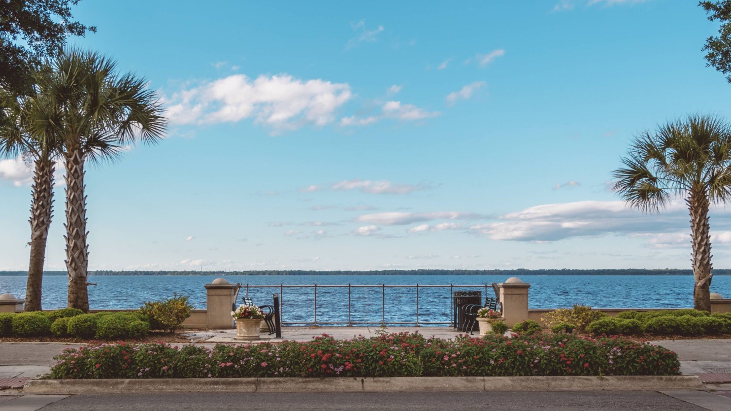 Vue on Lake Monroe Image 9