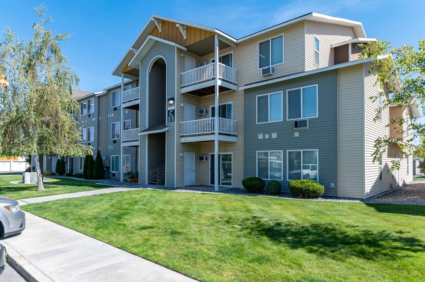 Center Pointe Apartments Image 1