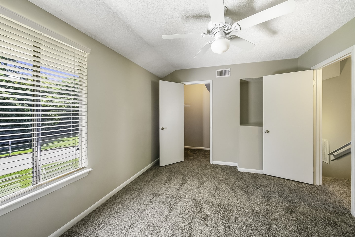Pine Ridge Apartments Image 24