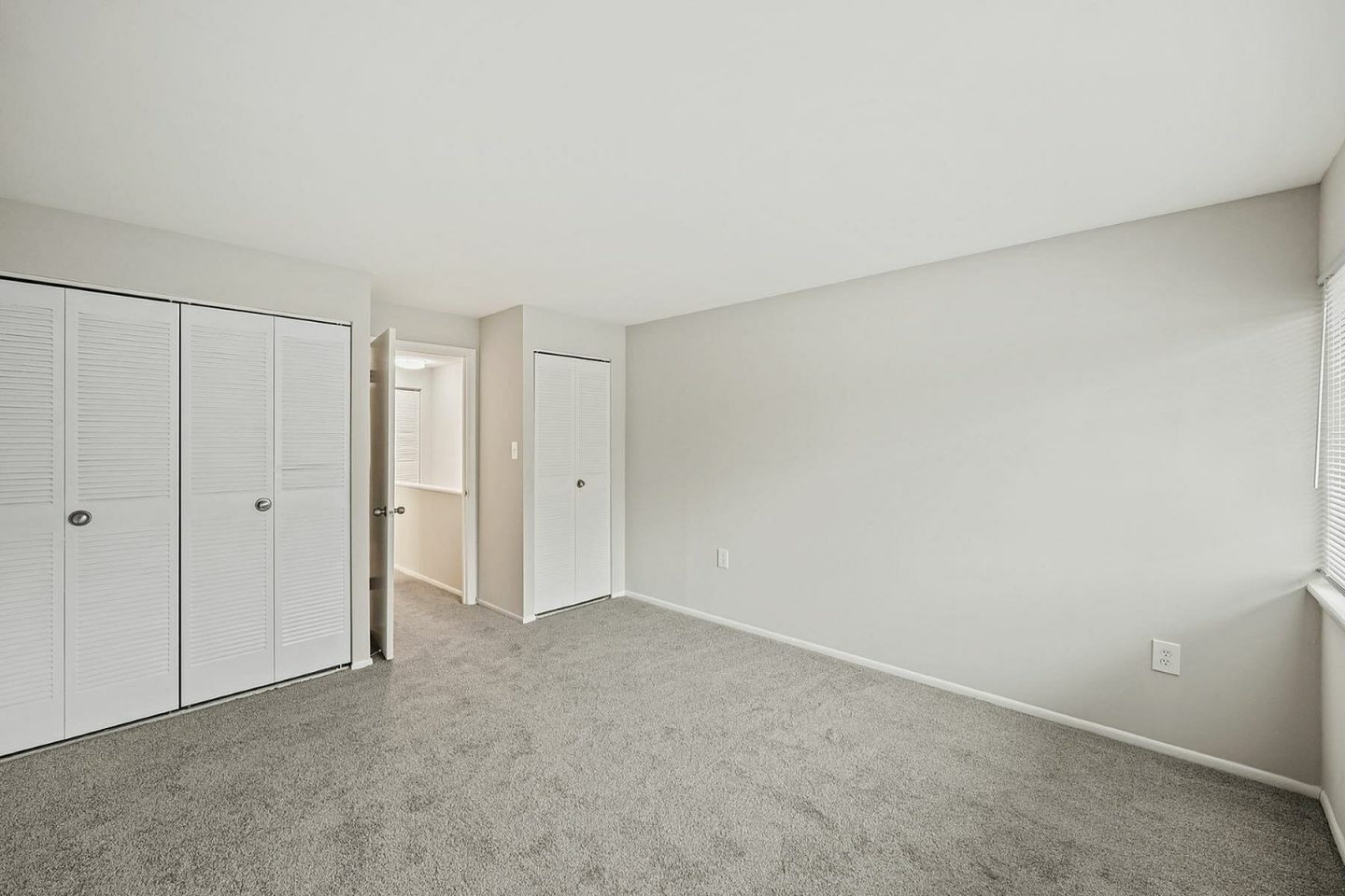 Beacon Pointe Apartments & Townhomes Image 18