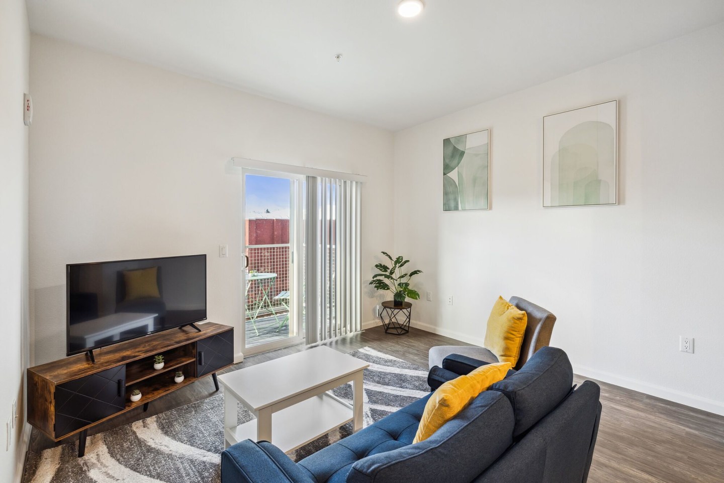 Pullman Modern Urban Apartments Image 32