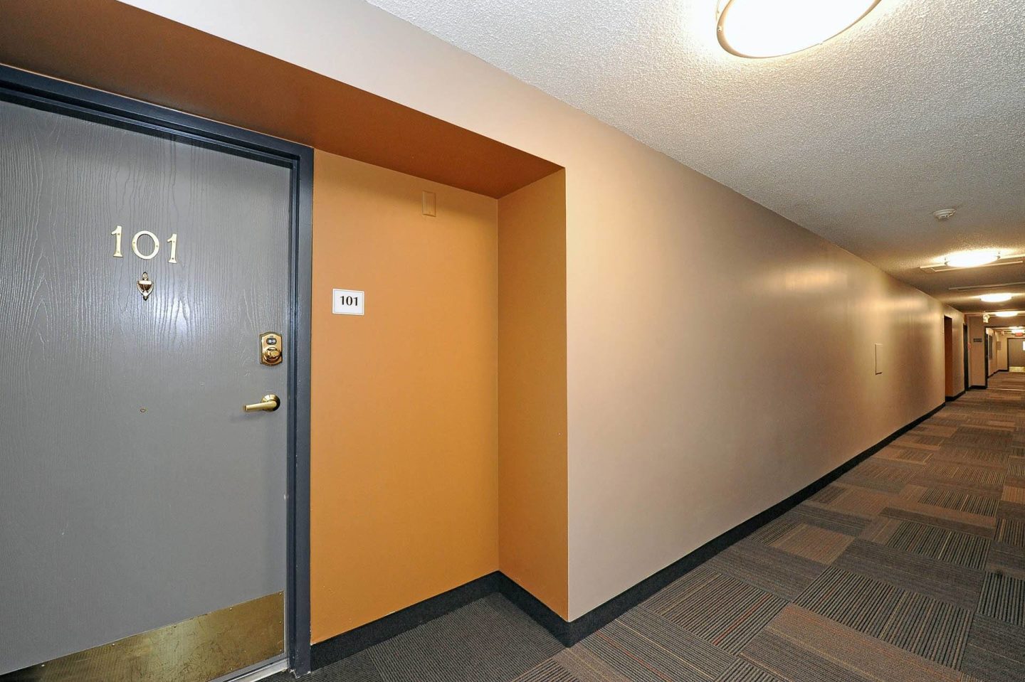 Lonnie Adkins Court Image 12
