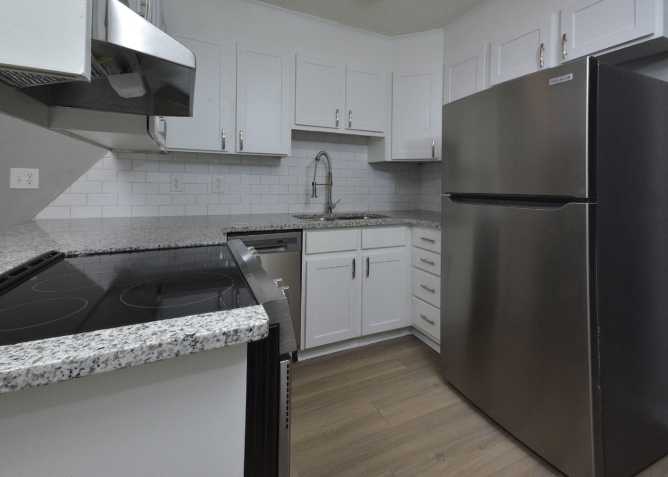 Lindsey Manor Apartments Image 19