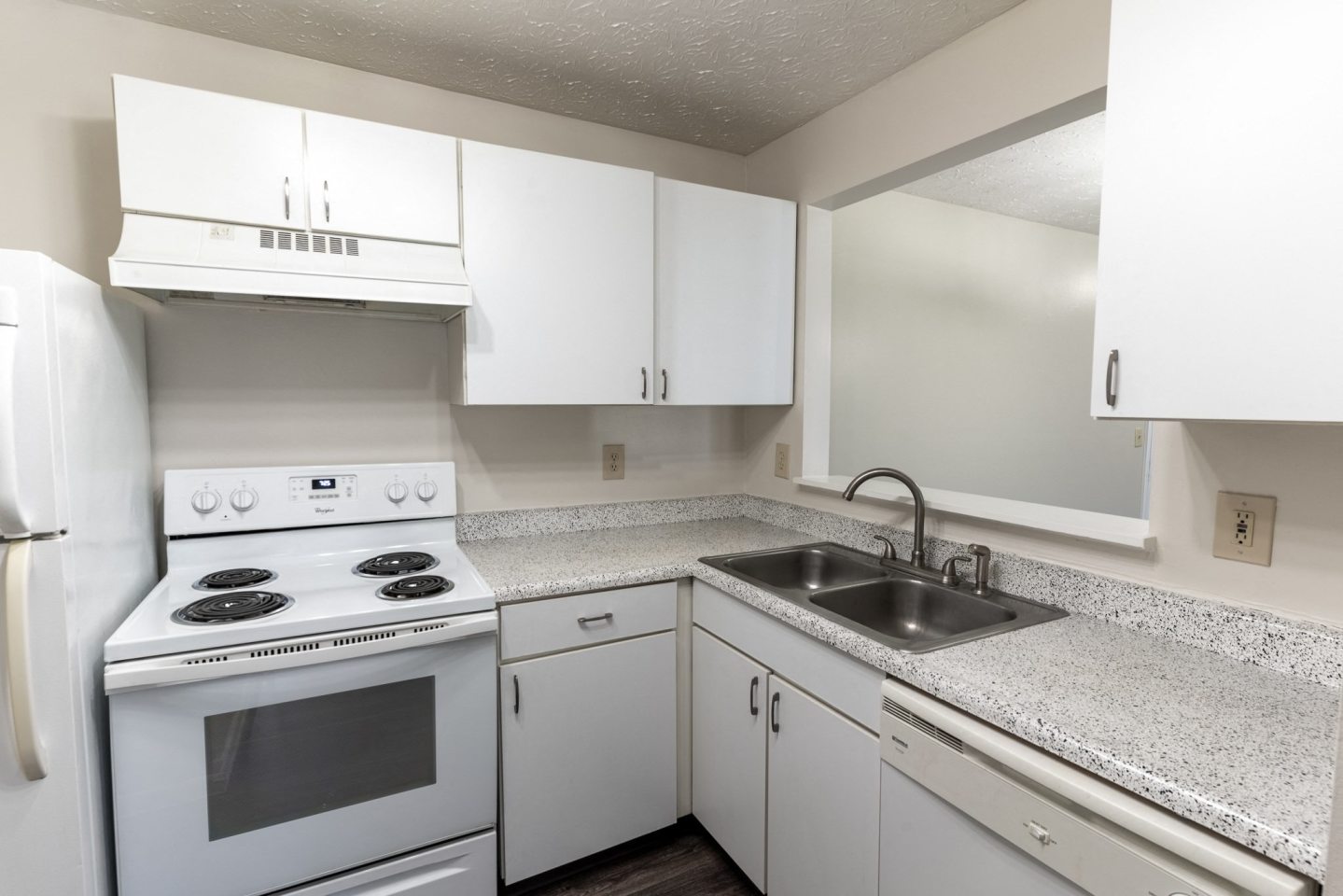 Meadow View Apartments & Townhomes Image 1