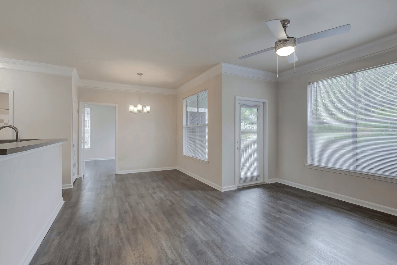 Lakeside at Town Center Apartments Image 6