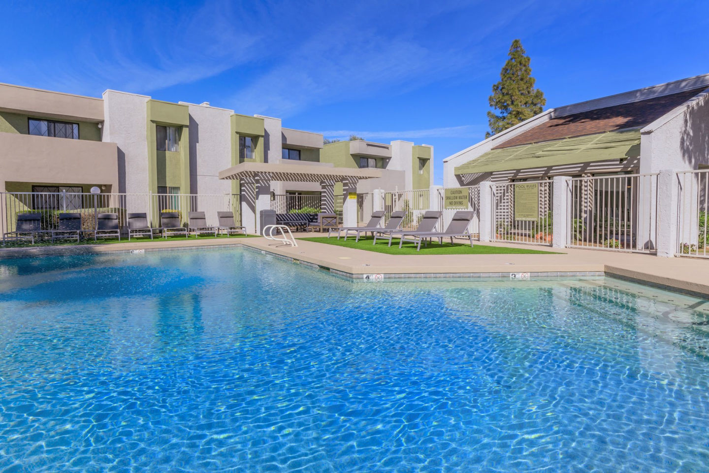Lemon & Pear Tree Apartments Image 6