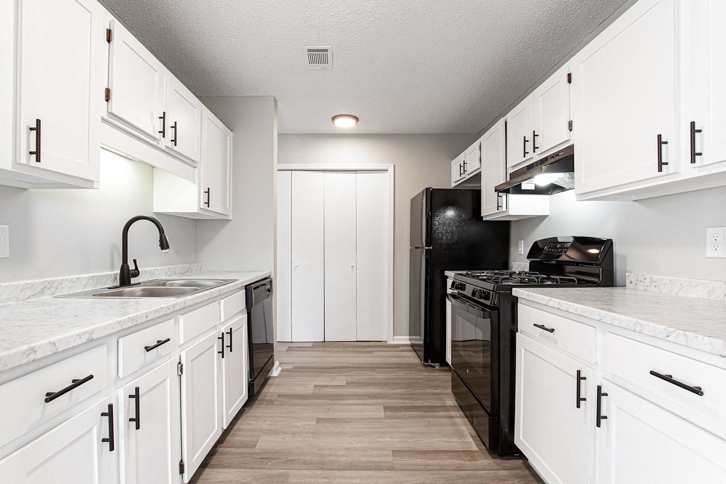 Salem Glen Apartments Image 5