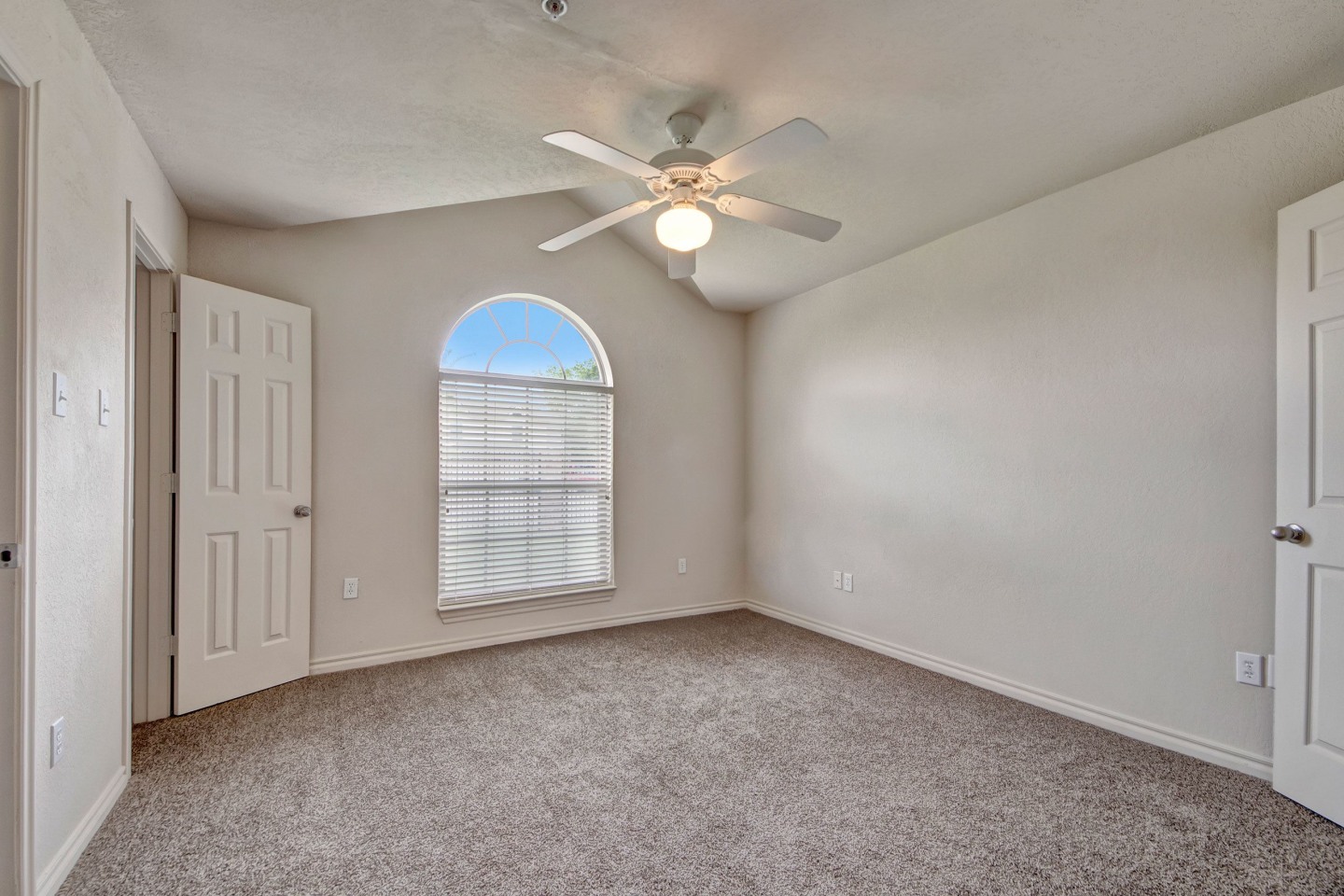 Lexington Court Image 2