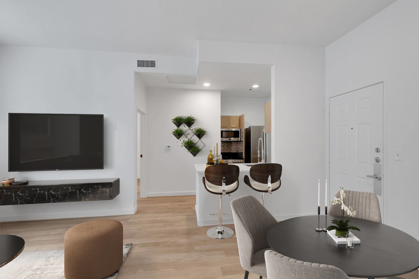 AVIA Apartments on Alpha Image 7